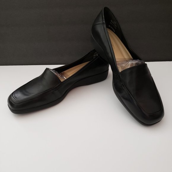 Easy Spirit Shoes - Easy Spirit black leather loafers  Never Worn